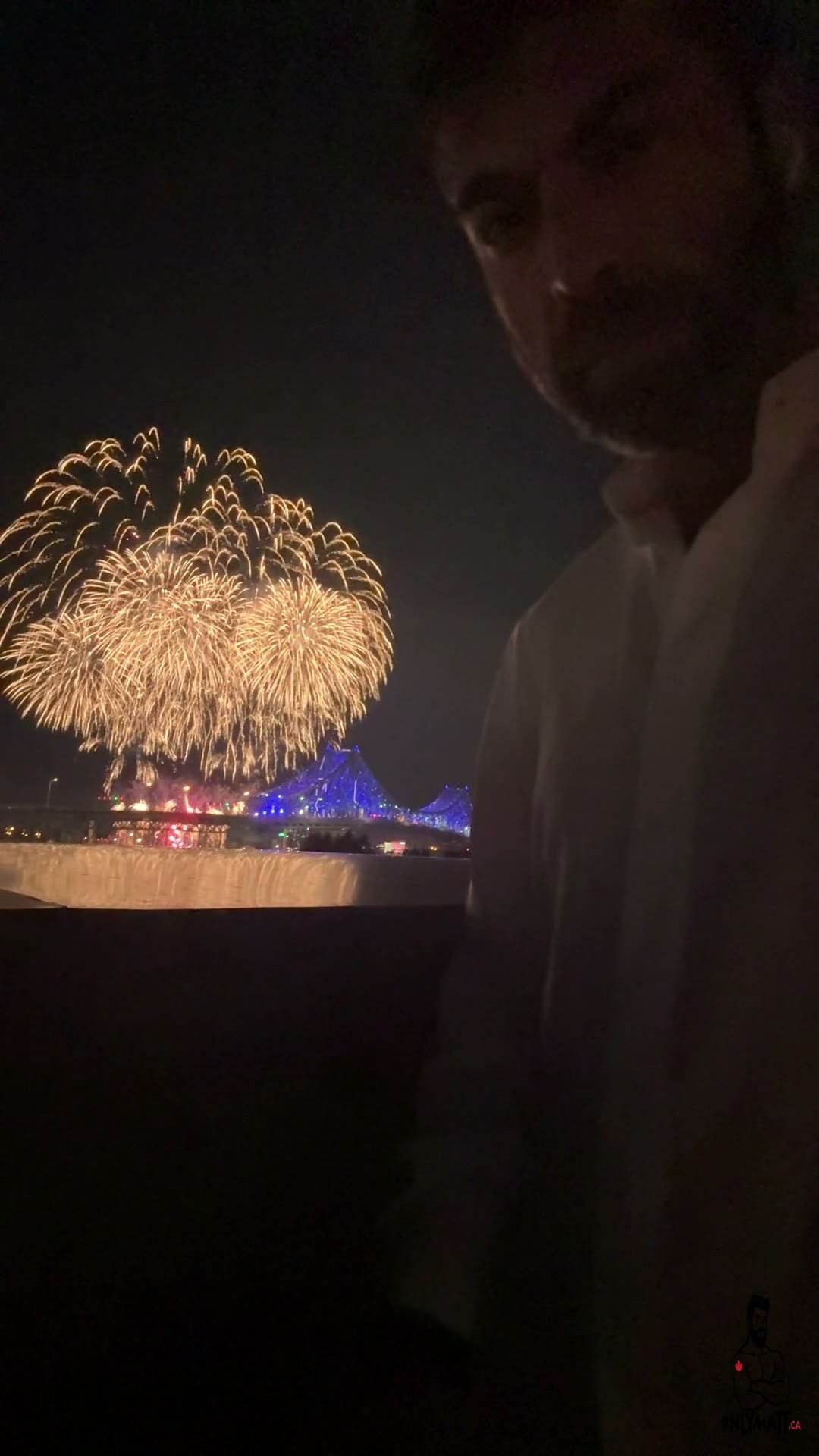 Chaude vibe devant la caméra, simple